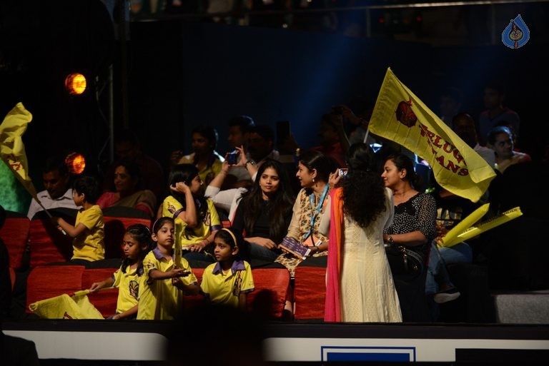 Allu Arjun at PRO Kabaddi League Match Photos - 75 / 102 photos