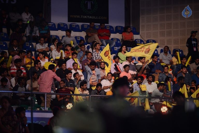 Allu Arjun at PRO Kabaddi League Match Photos - 93 / 102 photos