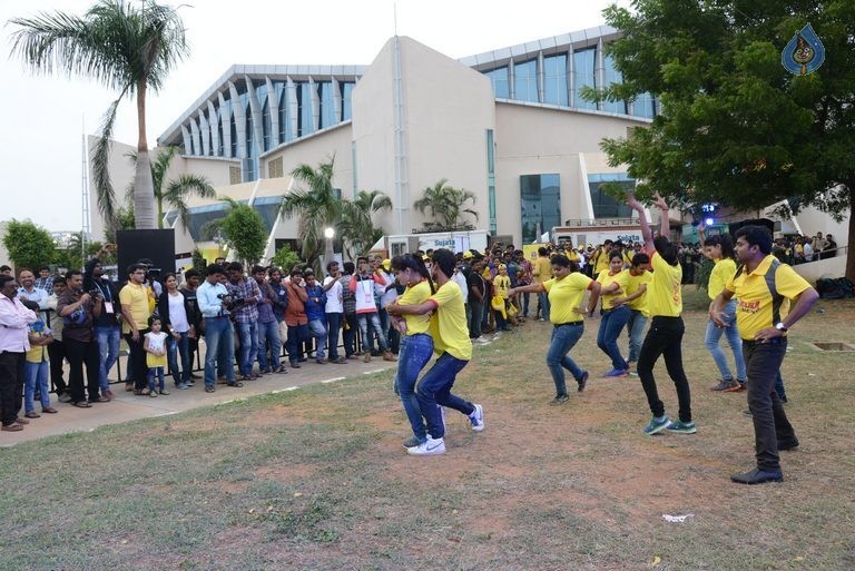 Allu Arjun at PRO Kabaddi League Match Photos - 101 / 102 photos