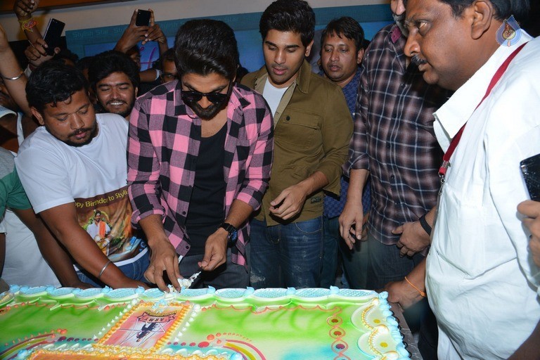 Allu Arjun Birthday Celebrations at FNCC - 1 / 40 photos