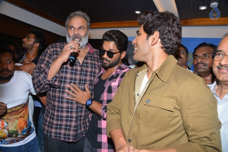 Allu Arjun Birthday Celebrations at FNCC - 13 / 40 photos