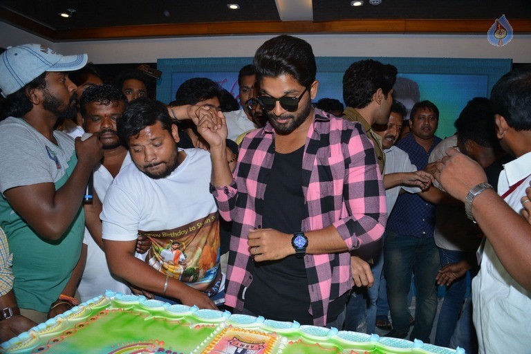 Allu Arjun Birthday Celebrations at FNCC - 38 / 40 photos
