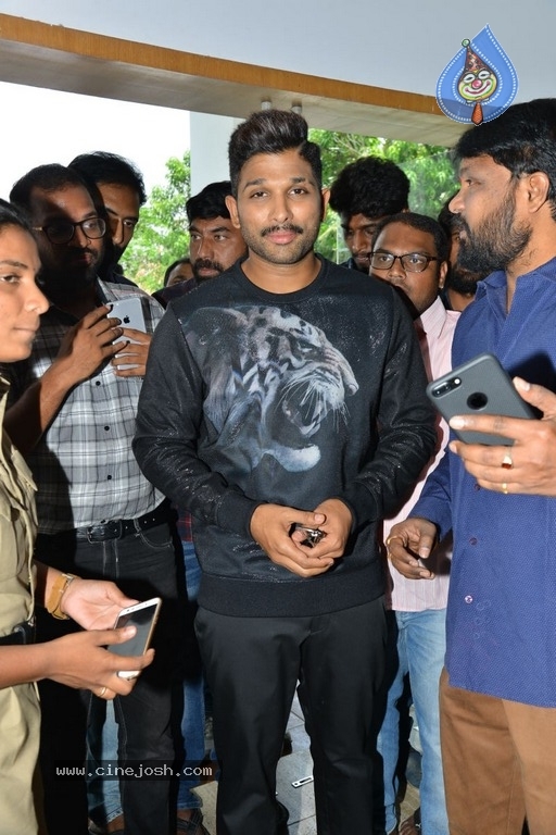 Allu Arjun Birthday Celebrations At Geetha Arts Office - 9 / 15 photos