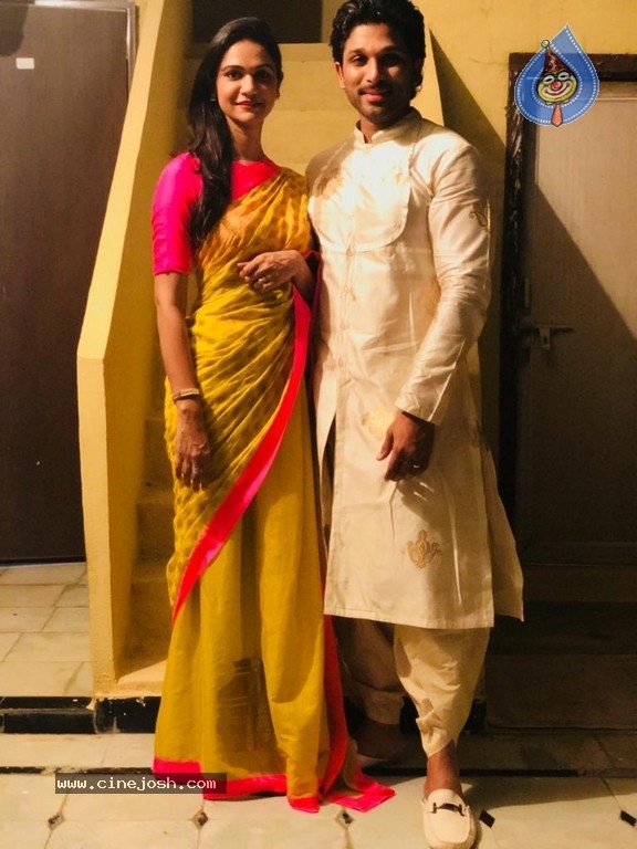 Allu Arjun Dussehra Celebration Photos - 1 / 6 photos