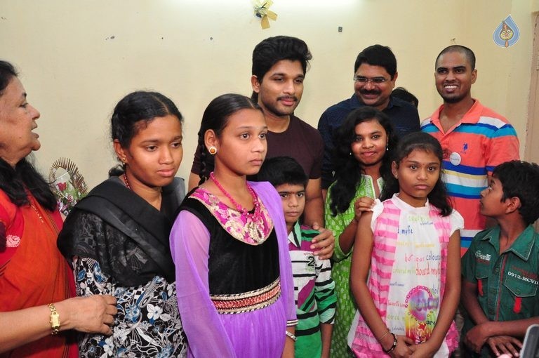 Allu Arjun Photos at Make A Wish Event - 8 / 59 photos