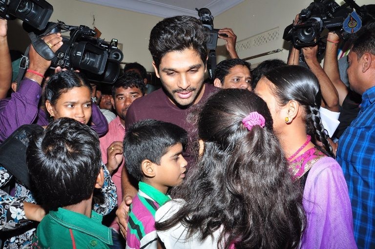 Allu Arjun Photos at Make A Wish Event - 9 / 59 photos
