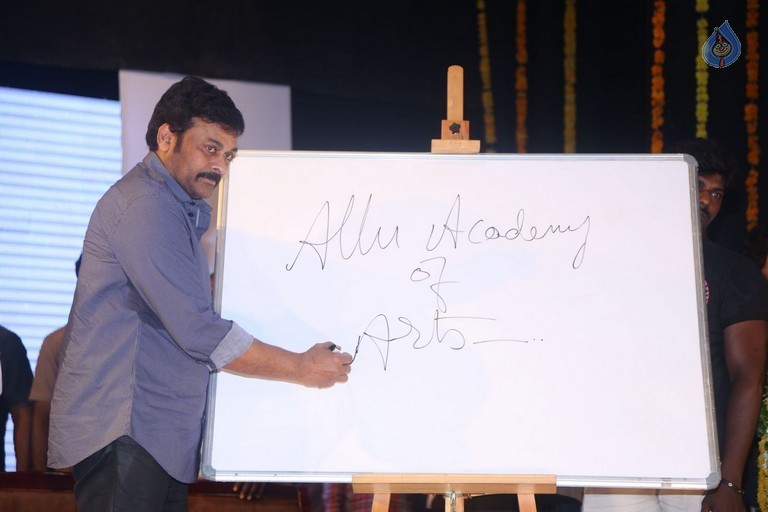 Allu Ramalingaiah Award Presentation Photos - 92 / 101 photos