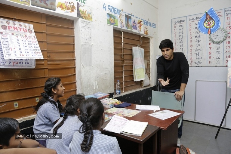 Allu Sirish At Government Primary School - 14 / 21 photos