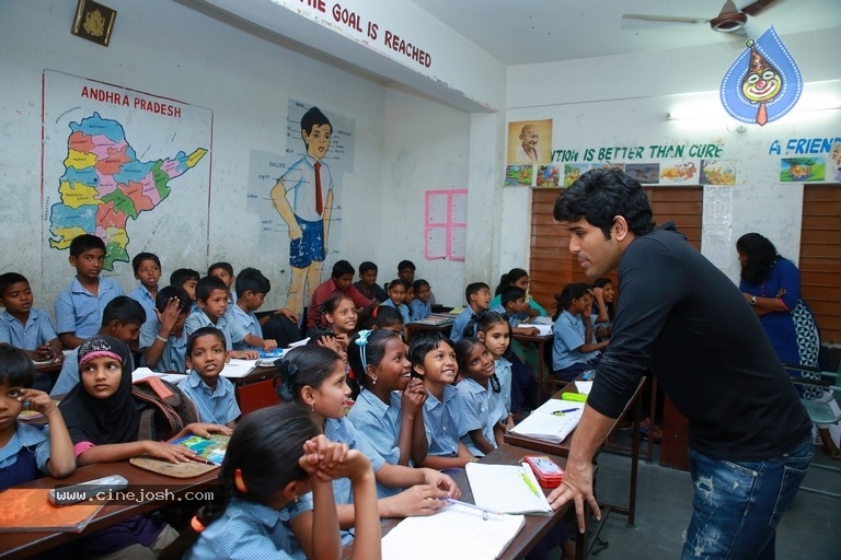 Allu Sirish At Government Primary School - 19 / 21 photos