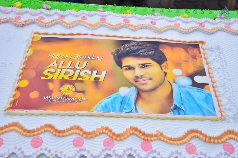Allu Sirish Birthday Celebrations - 14 / 17 photos