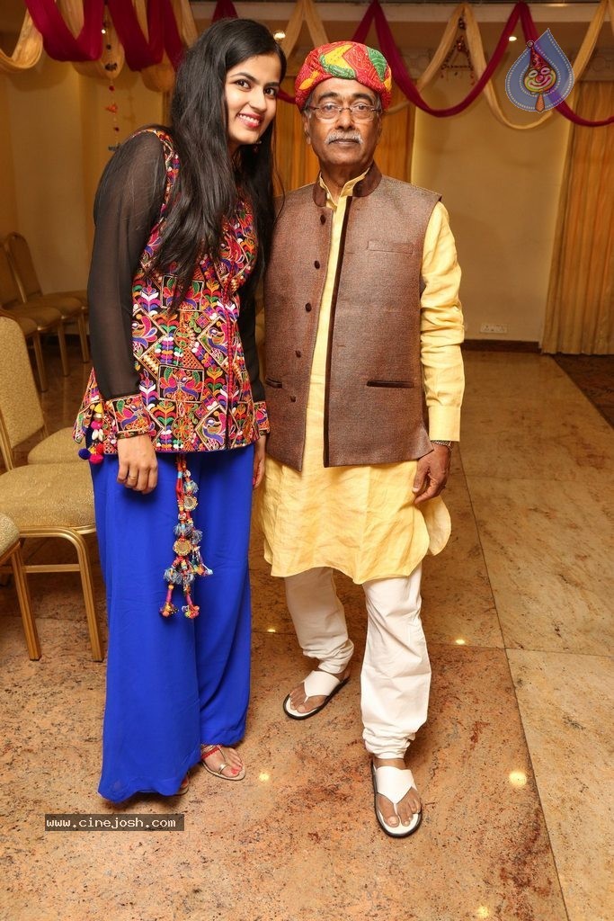 Alok Nahata and Sashi Nahata 25th Wedding Anniversary  - 48 / 128 photos