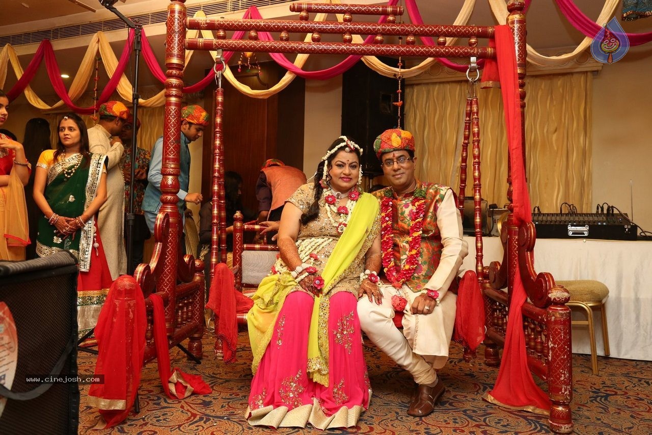 Alok Nahata and Sashi Nahata 25th Wedding Anniversary  - 50 / 128 photos