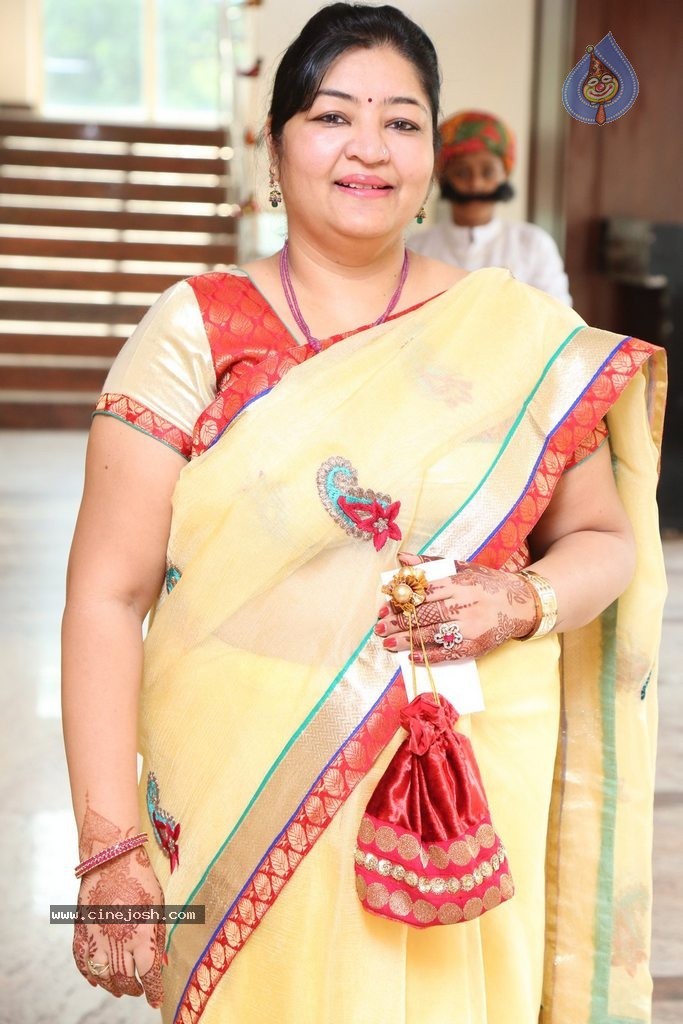 Alok Nahata and Sashi Nahata 25th Wedding Anniversary  - 71 / 128 photos