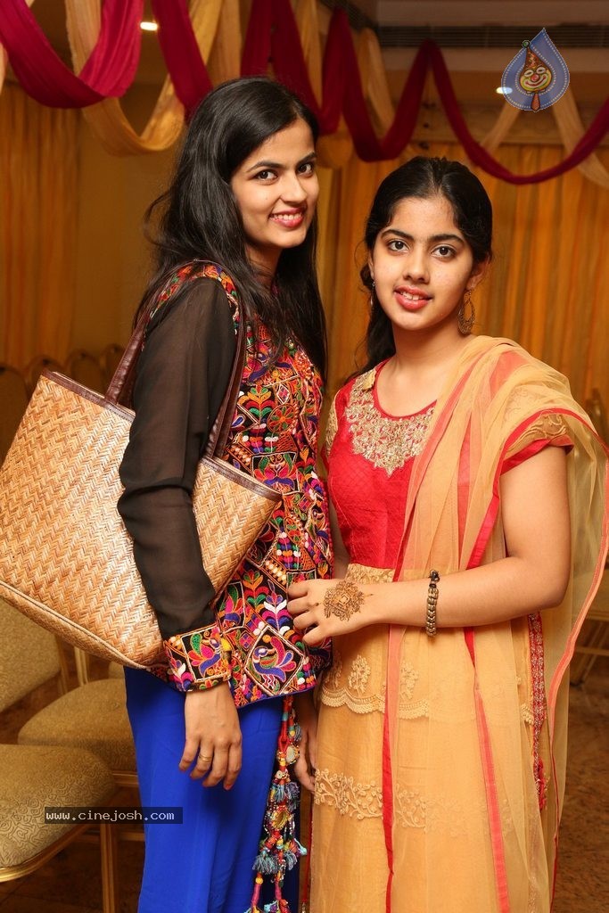 Alok Nahata and Sashi Nahata 25th Wedding Anniversary  - 96 / 128 photos