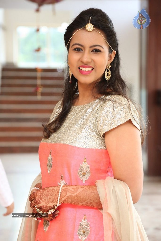 Alok Nahata and Sashi Nahata 25th Wedding Anniversary  - 107 / 128 photos