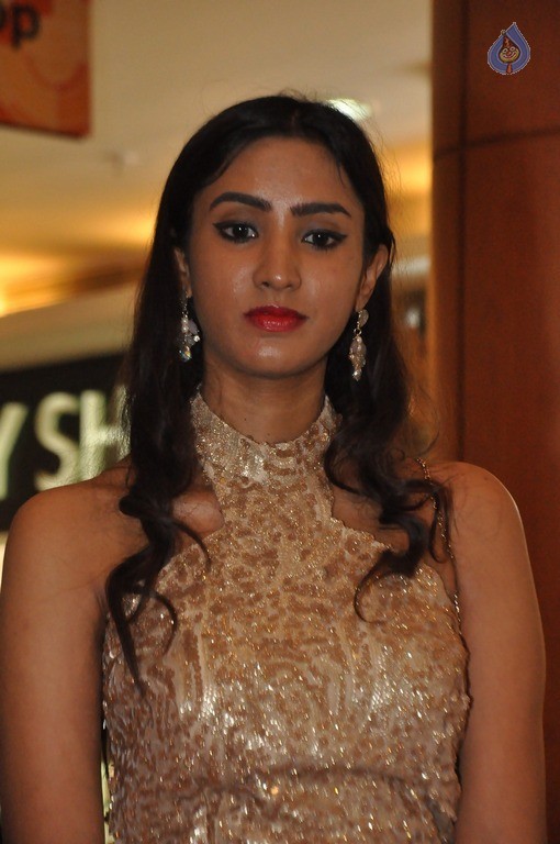 Amala at Artpoetic Exhibition Inorbit Galleria - 12 / 38 photos