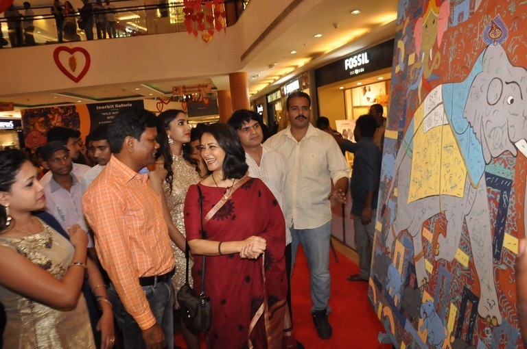 Amala at Artpoetic Exhibition Inorbit Galleria - 16 / 38 photos