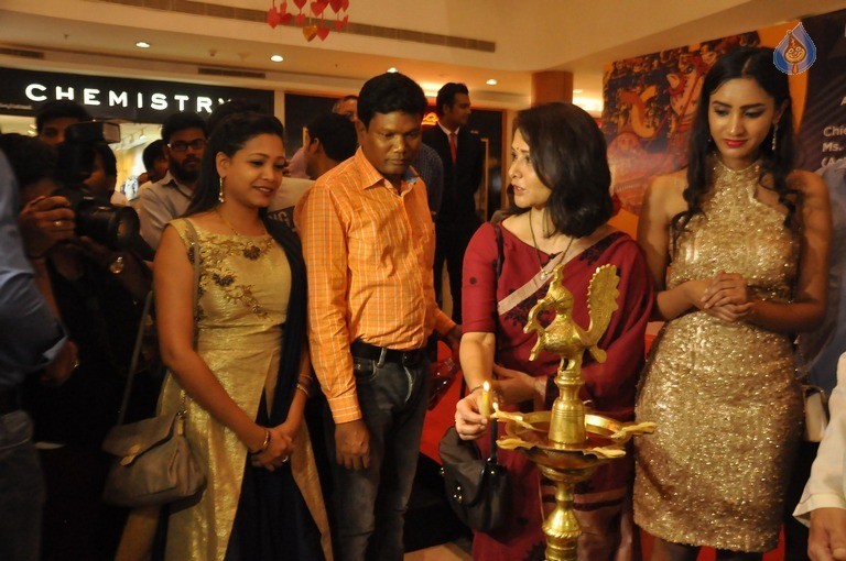 Amala at Artpoetic Exhibition Inorbit Galleria - 27 / 38 photos
