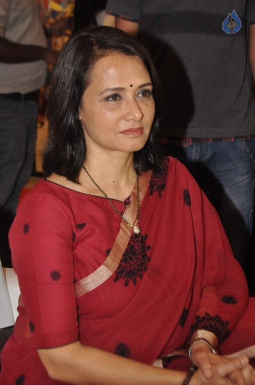 Amala at Artpoetic Exhibition Inorbit Galleria - 32 / 38 photos