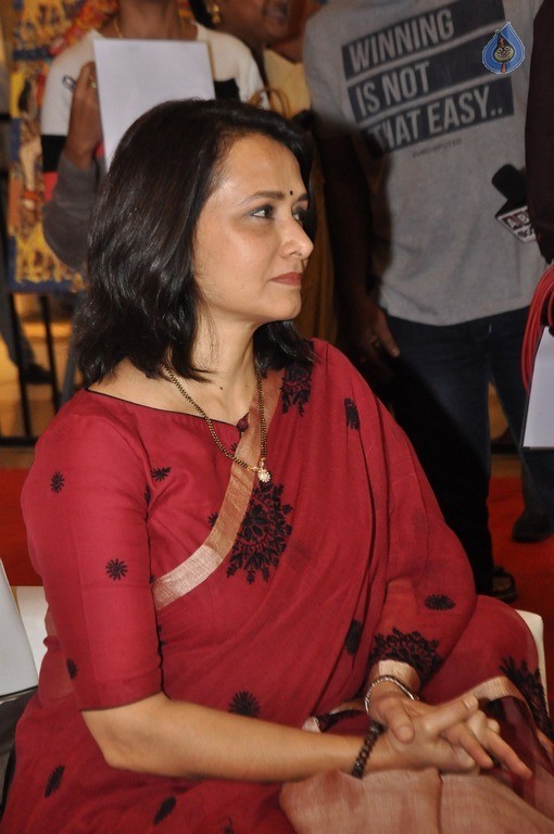 Amala at Artpoetic Exhibition Inorbit Galleria - 33 / 38 photos