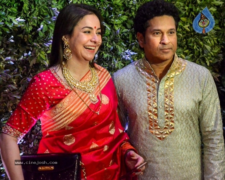 Amit Thackeray Wedding Reception Photos - 33 / 35 photos