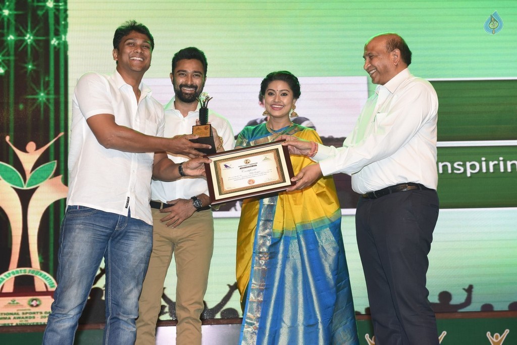 Amma Sports Foundation Awards 2016 - 10 / 15 photos
