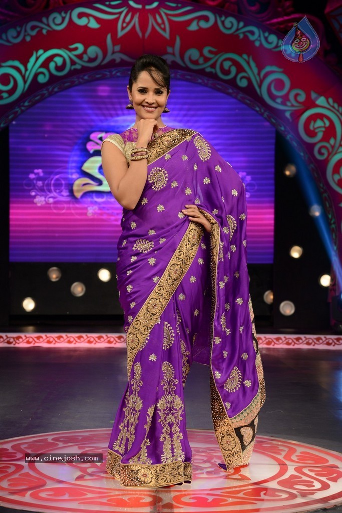 Anasuya at MAA Mahalakshmi Event - 71 / 105 photos