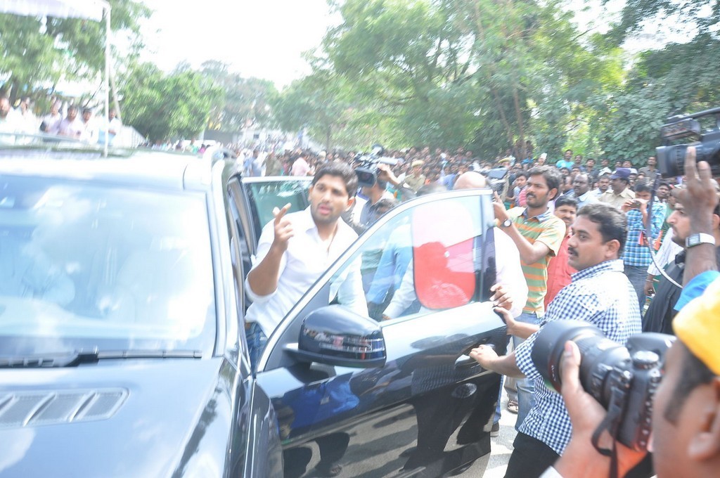 ANR Condolences Photos 03 - 116 / 354 photos
