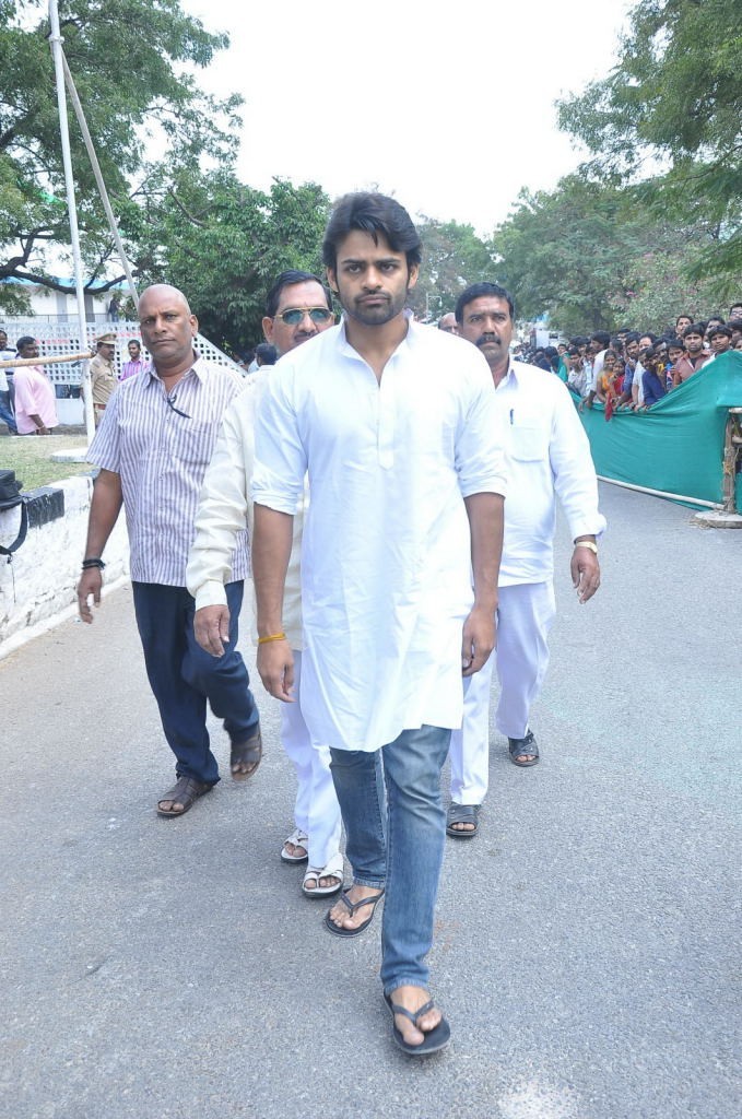 ANR Condolences Photos 04 - 27 / 280 photos
