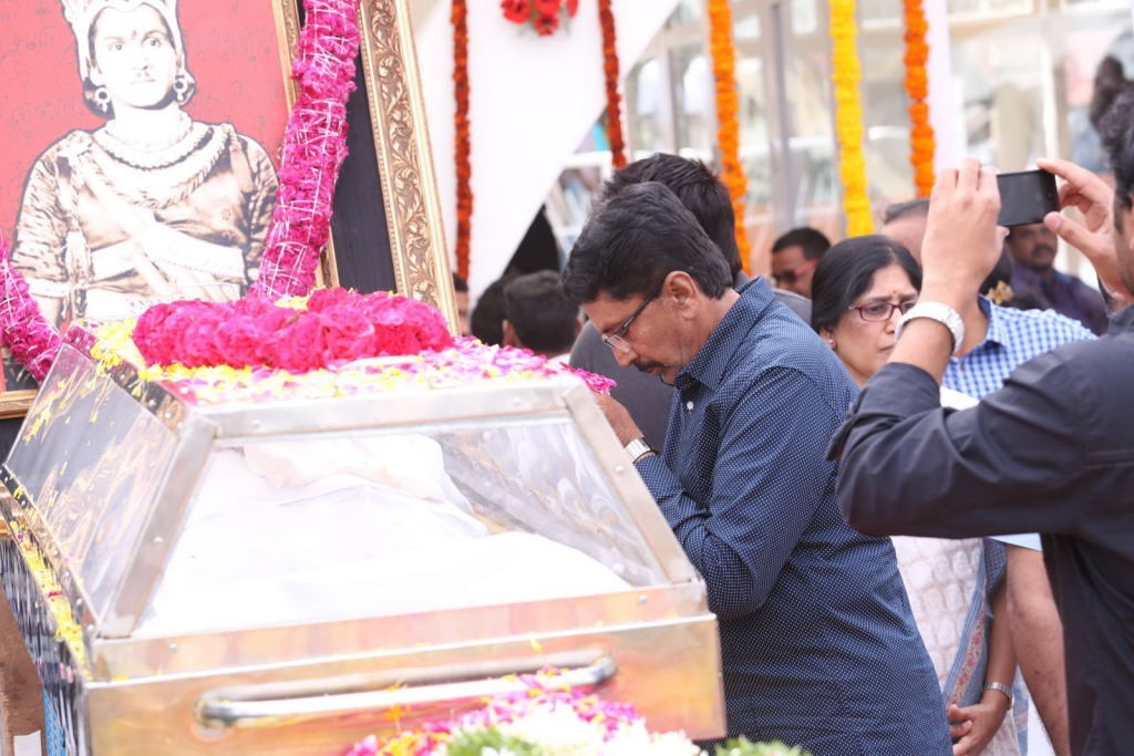 ANR Condolences Photos 04 - 35 / 280 photos