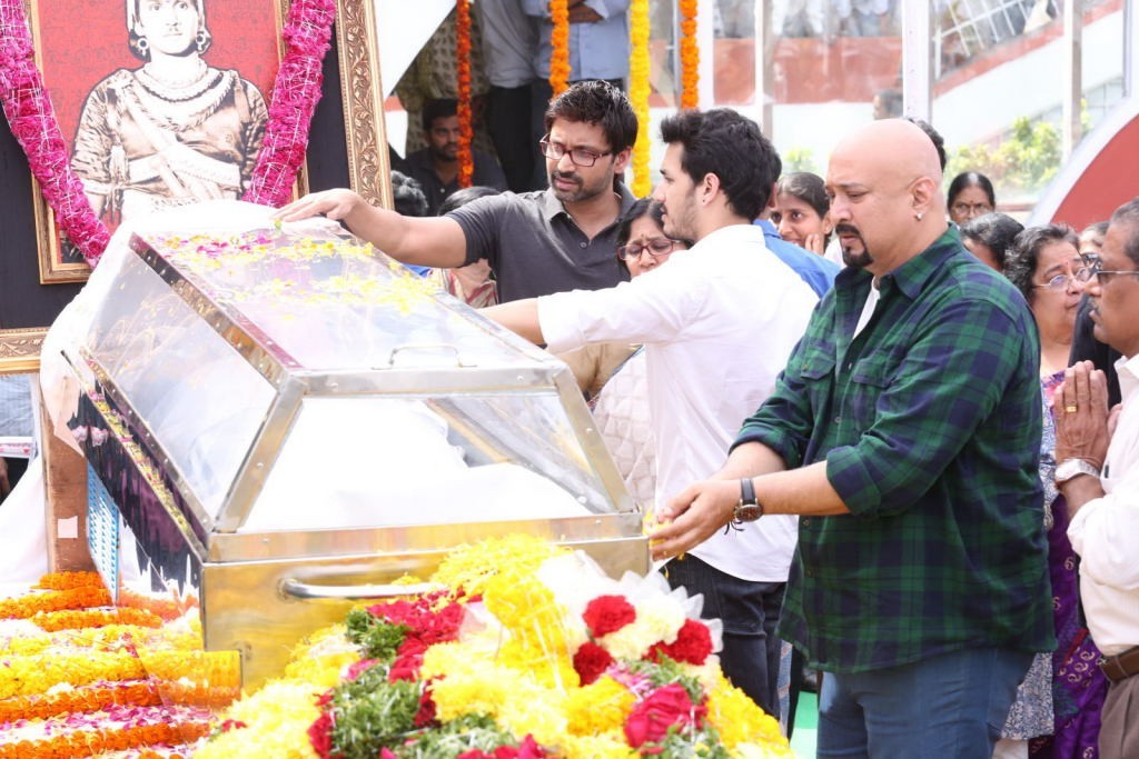 ANR Condolences Photos 04 - 50 / 280 photos