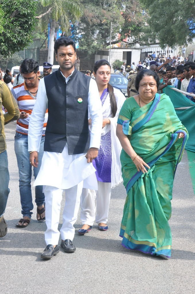 ANR Condolences Photos 04 - 106 / 280 photos