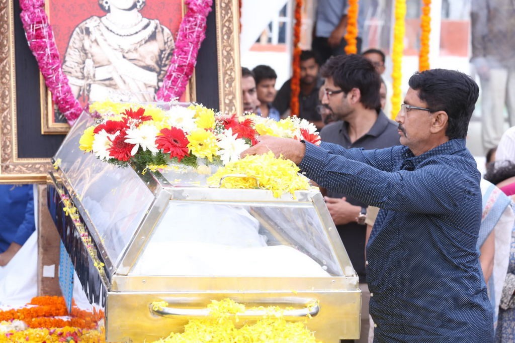 ANR Condolences Photos 04 - 220 / 280 photos