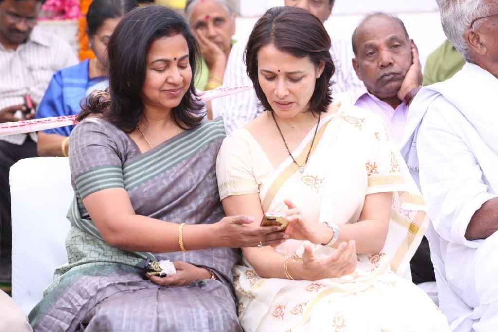 ANR Condolences Photos 04 - 239 / 280 photos