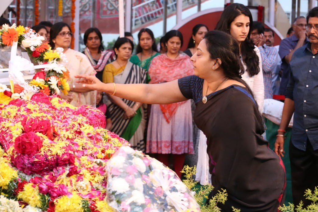 ANR Condolences Photos 06 - 107 / 194 photos