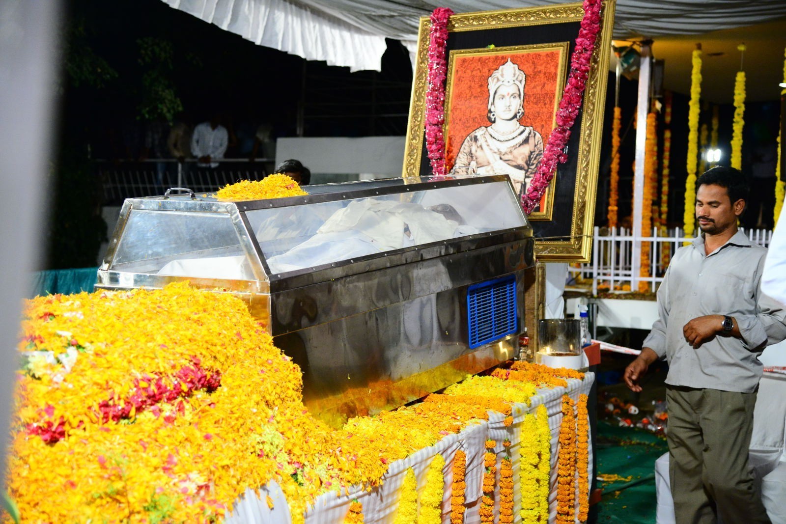 ANR Condolences Photos 08 - 29 / 190 photos