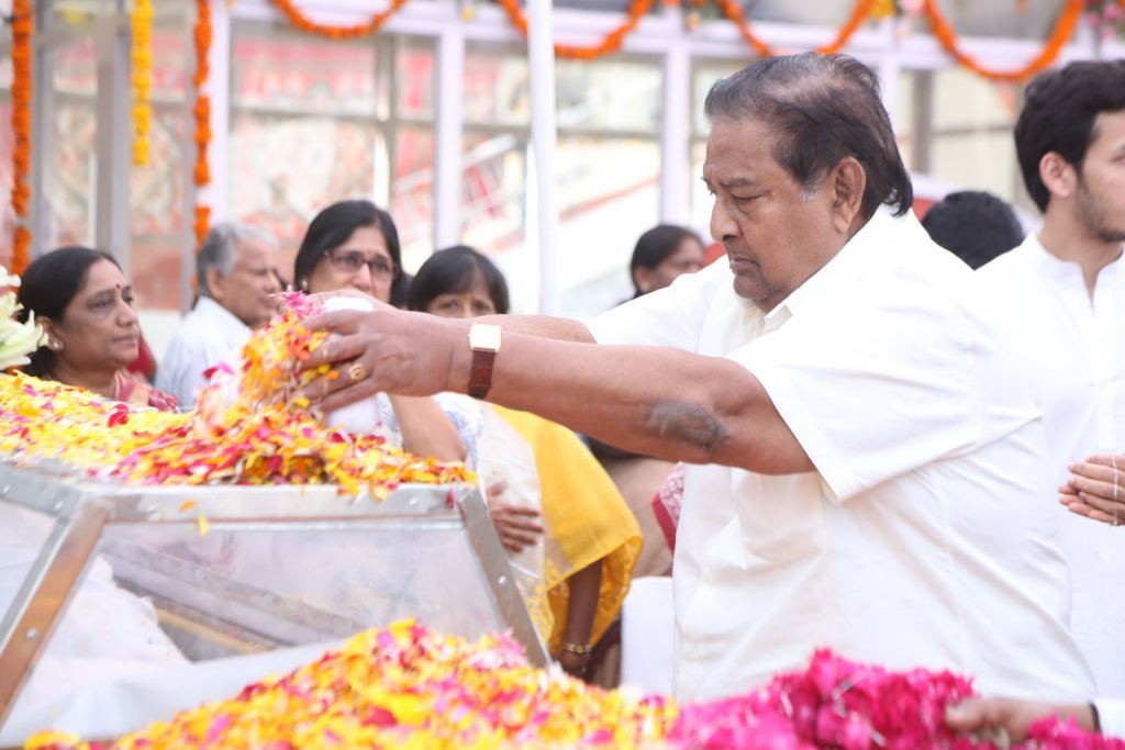 ANR Condolences Photos 09 - 46 / 440 photos