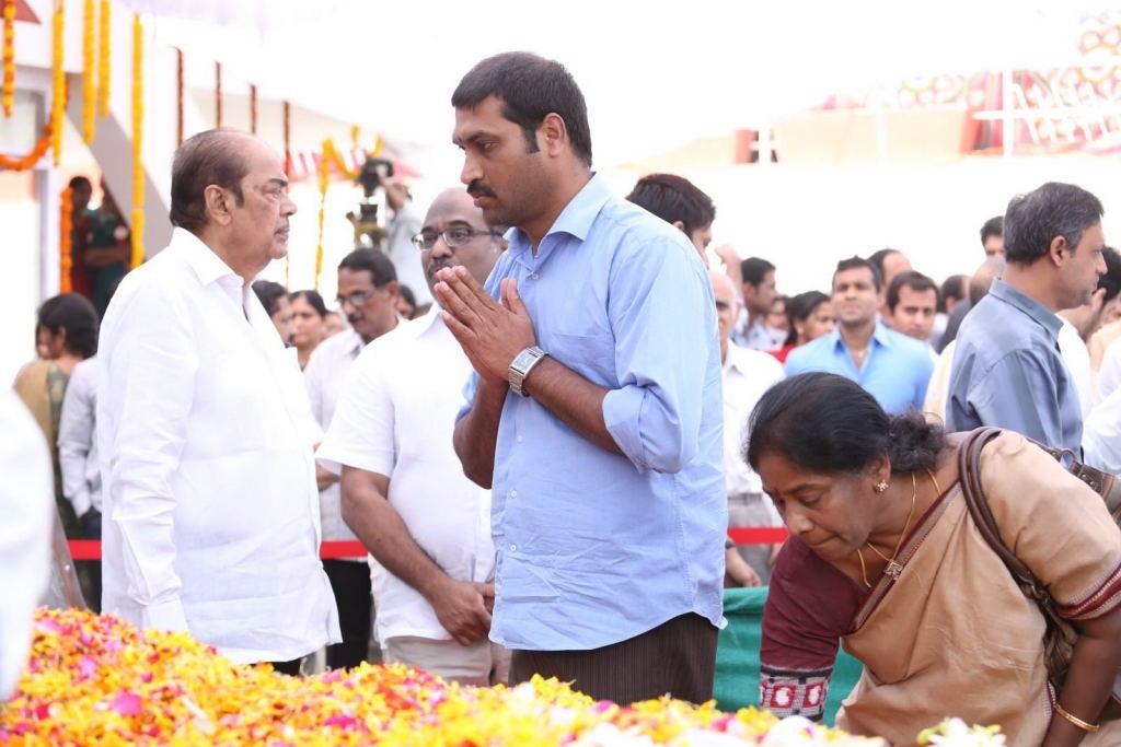 ANR Condolences Photos 09 - 84 / 440 photos