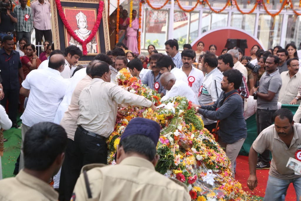 ANR Condolences Photos 09 - 90 / 440 photos