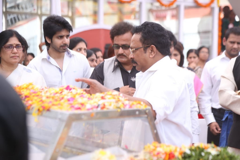ANR Condolences Photos 09 - 118 / 440 photos
