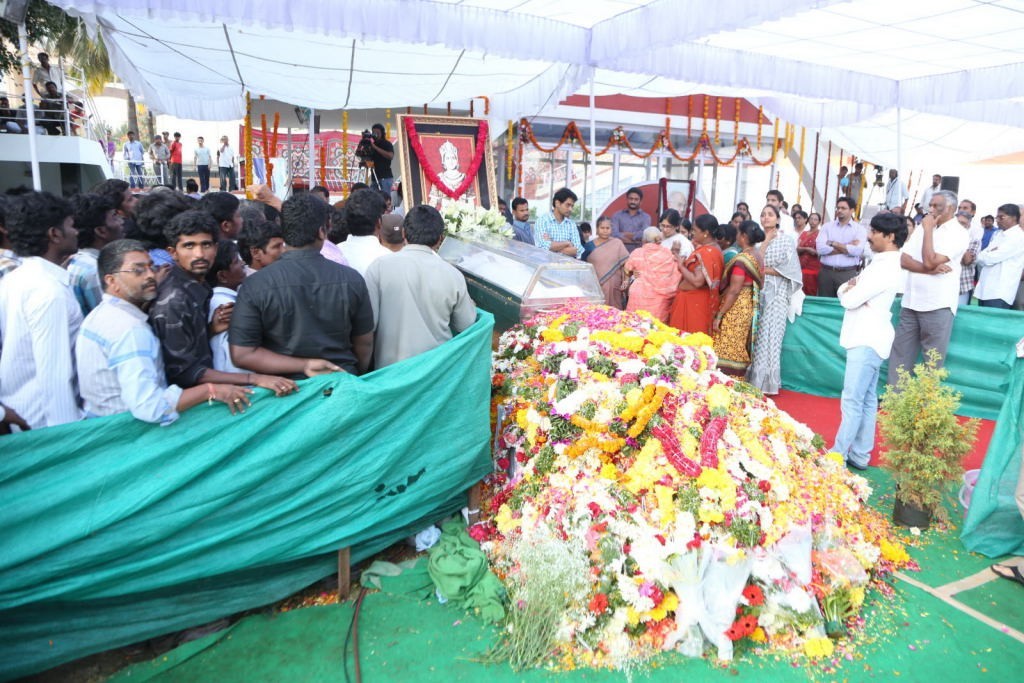 ANR Condolences Photos 09 - 134 / 440 photos