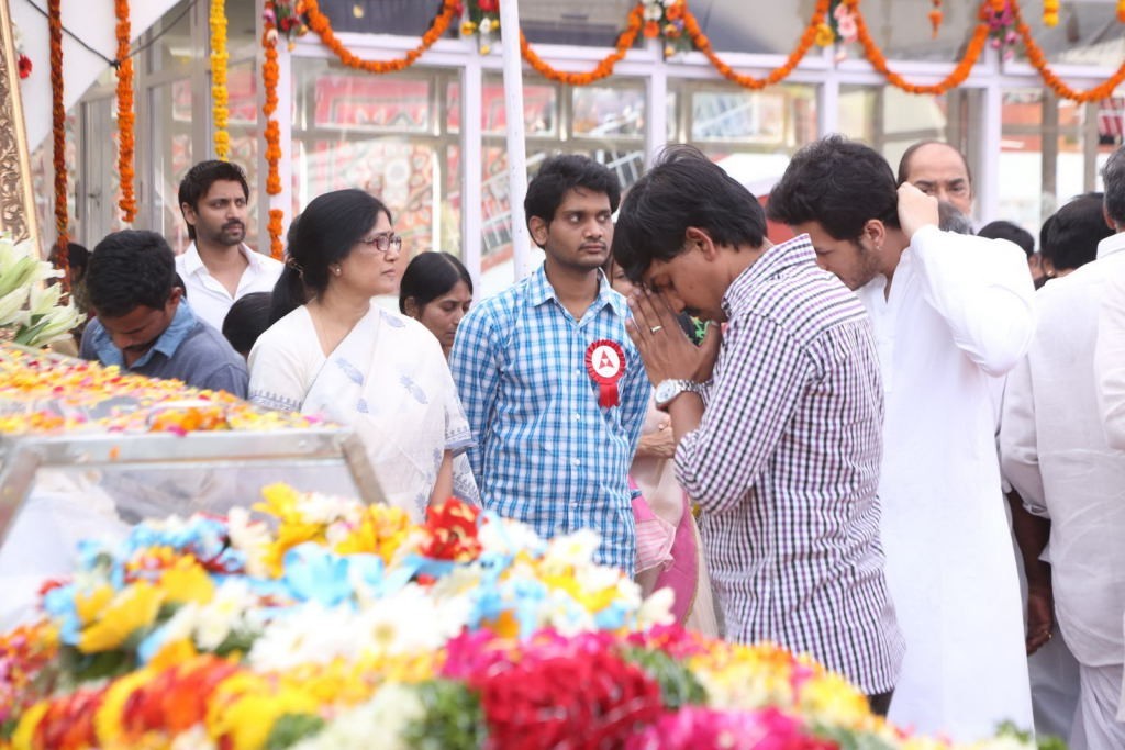 ANR Condolences Photos 09 - 158 / 440 photos