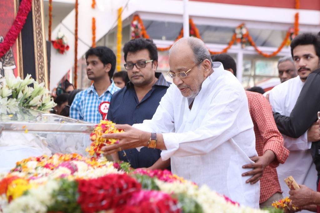 ANR Condolences Photos 09 - 171 / 440 photos