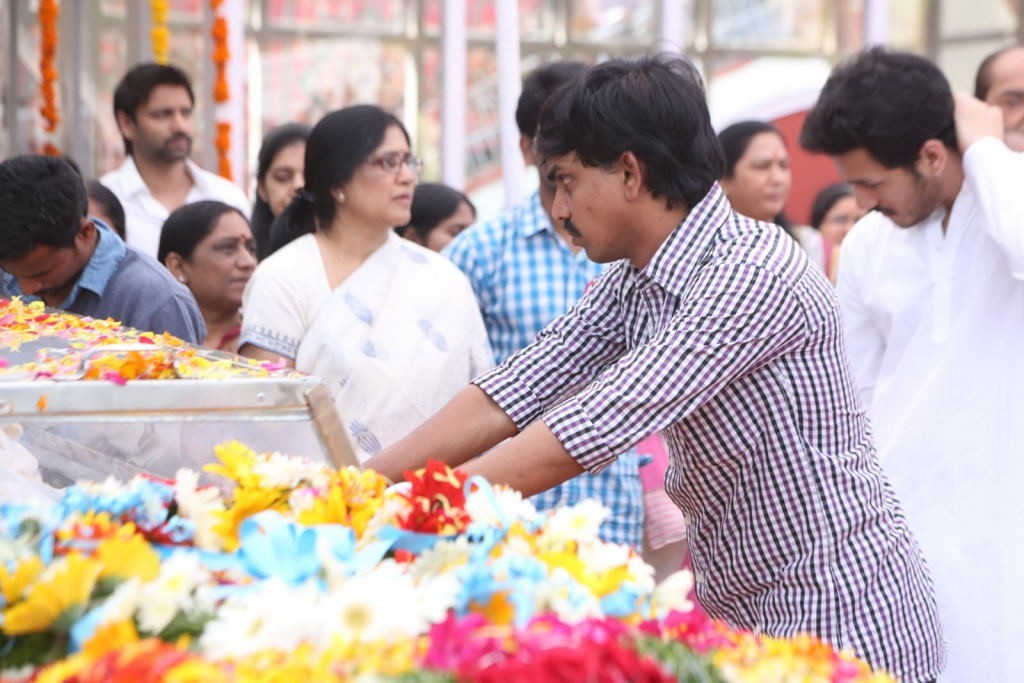 ANR Condolences Photos 09 - 184 / 440 photos