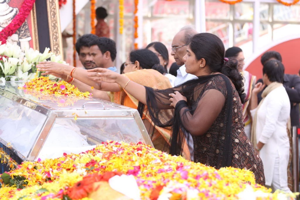ANR Condolences Photos 09 - 198 / 440 photos