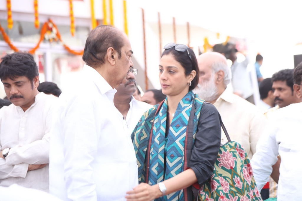 ANR Condolences Photos 09 - 200 / 440 photos