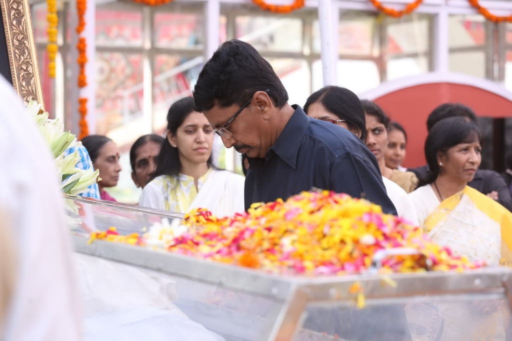 ANR Condolences Photos 09 - 289 / 440 photos