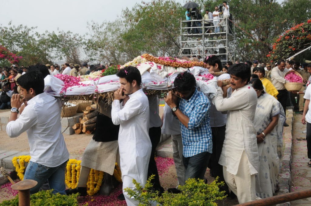 ANR Cremation Photos 02  - 163 / 192 photos