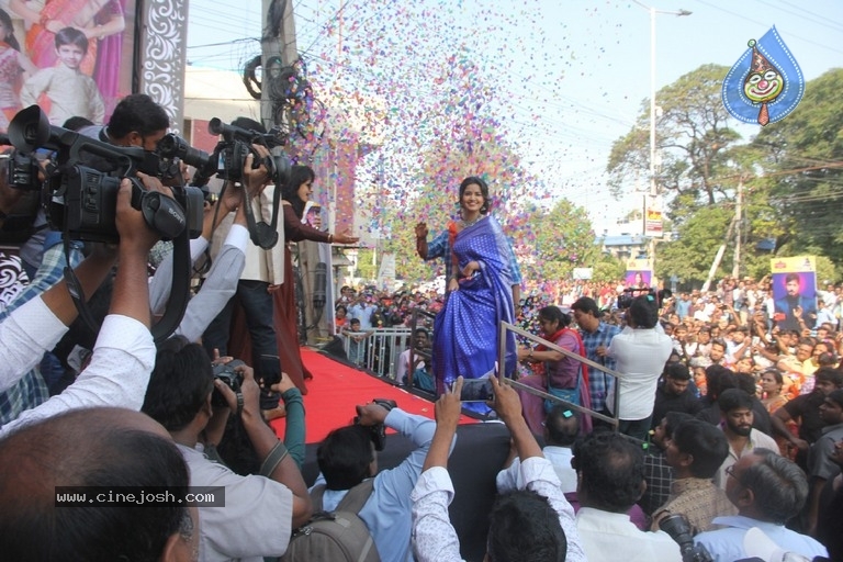 Anupama Parameswaran Inaugurates Subhamasthu Shopping Mall - 19 / 20 photos