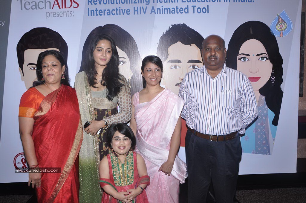 Anushka at TeachAIDS Press Meet - 24 / 52 photos